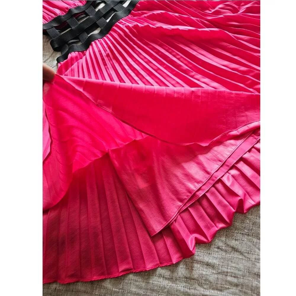 Gisele Pleated Sleeveless A-Line Midi Dress with Dust Bag S Hot Pink - Picture 5 of 10